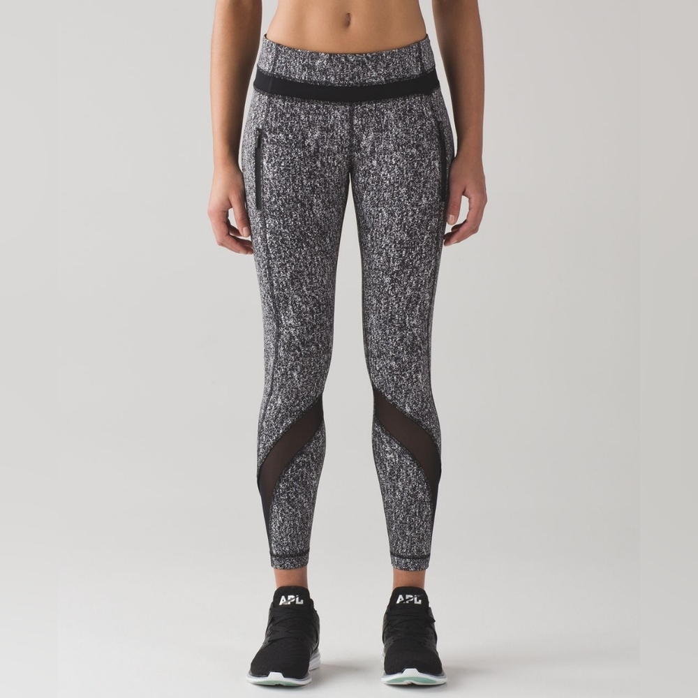 Lululemon Inspire Tight ll (Mesh) - Picture 2 of 9